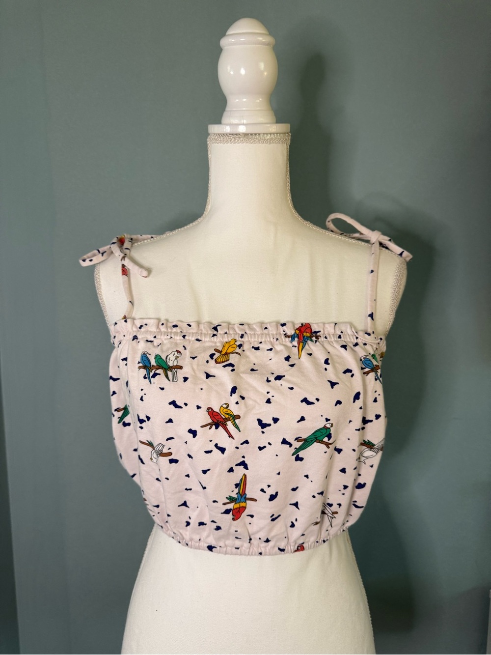 RVCA RVCA Parrot-Print Tie-Strap Cami Medium Crop Top white rainbow